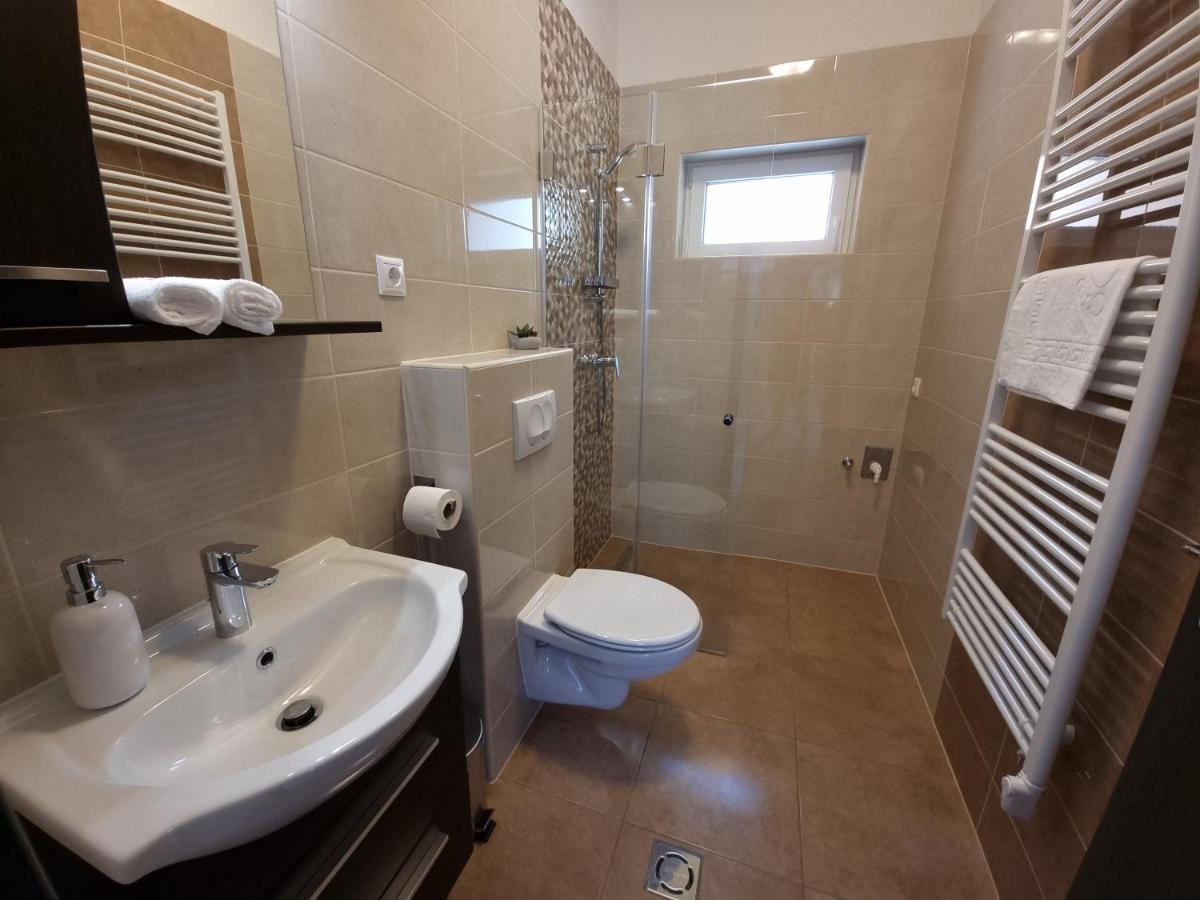 Karinthy Haz Guest House Siofok Exterior photo