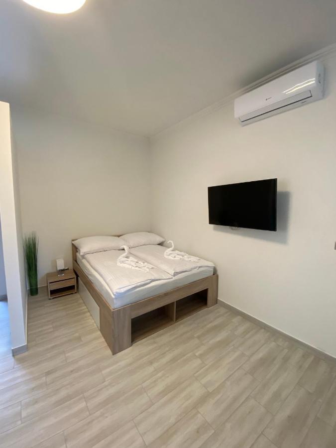 Karinthy Haz Guest House Siofok Exterior photo