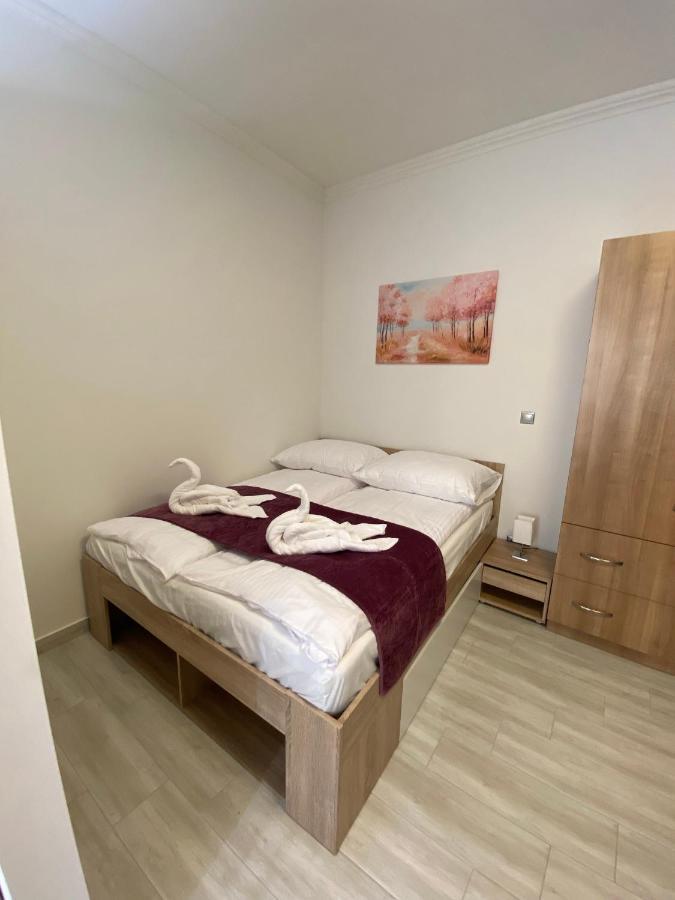 Karinthy Haz Guest House Siofok Exterior photo