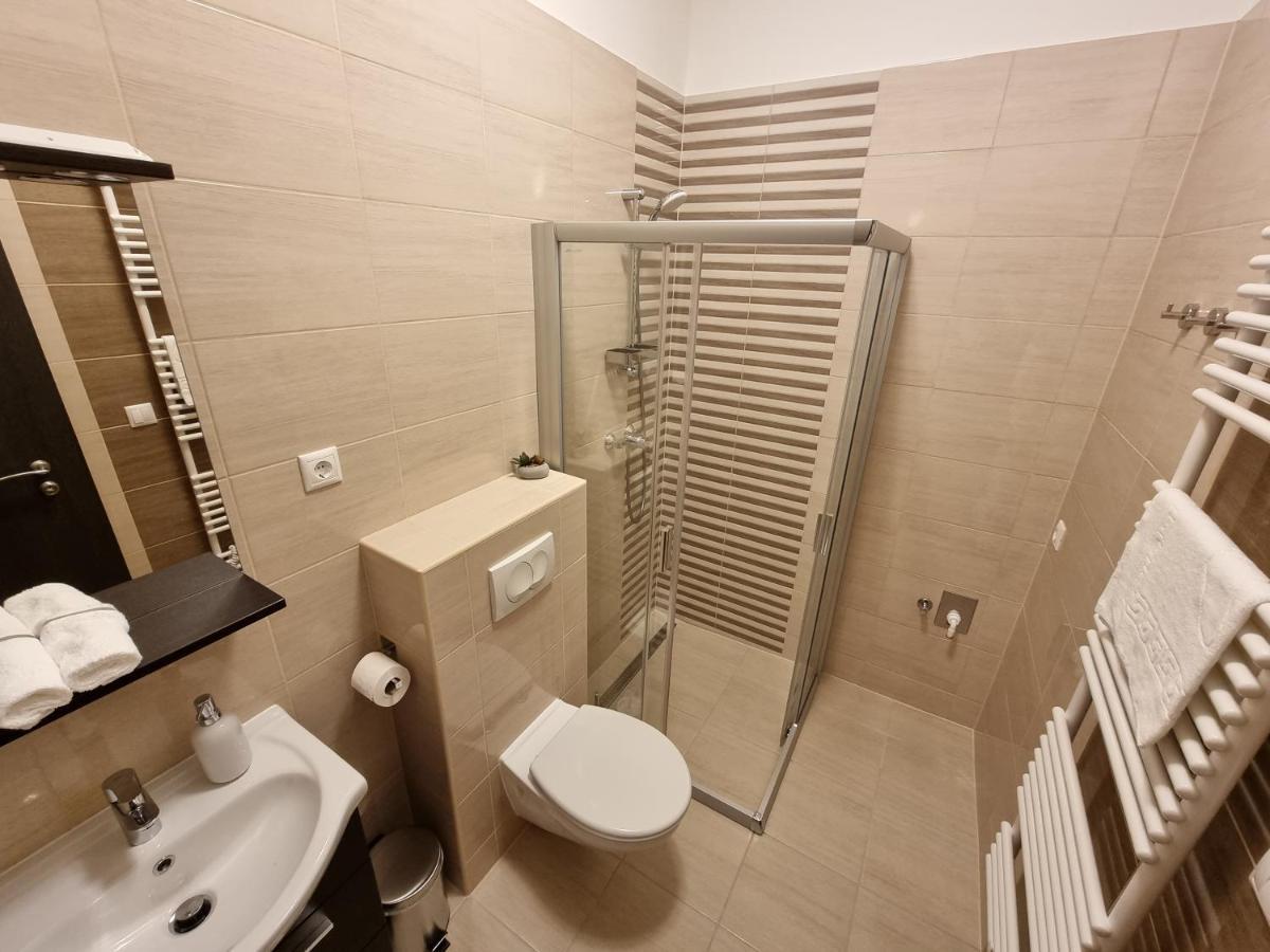 Karinthy Haz Guest House Siofok Exterior photo